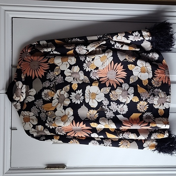 Vintage Retro Front Button Shirt w/ Faux Fur Trim & Shorts Set, Pre-Loved, Sz. L - Picture 8 of 16